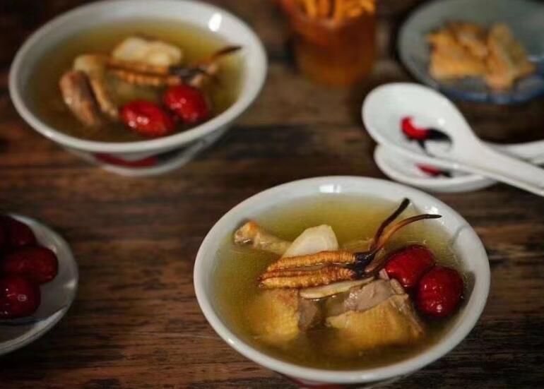 <a href=http://m.jasw8.com/chifa/ target=_blank class=infotextkey>冬蟲夏草的吃法</a>