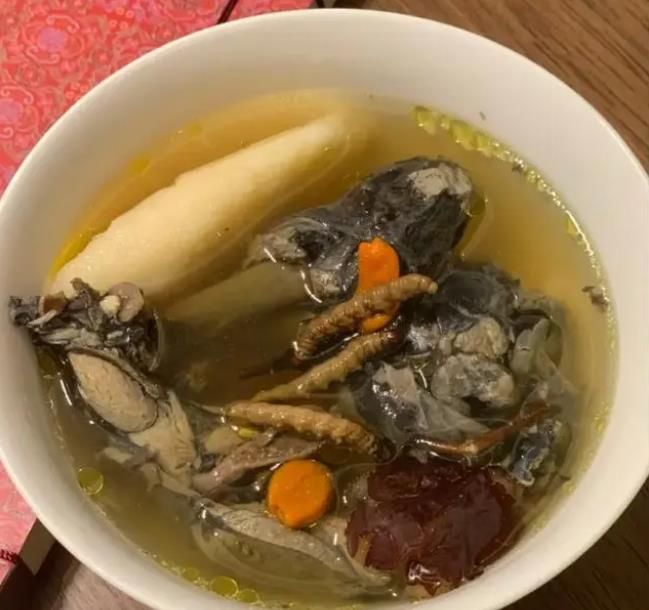冬蟲夏草和哪些食材可以一起煲湯？