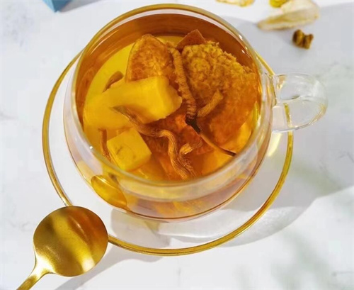 冬蟲夏草營(yíng)養(yǎng)酒的制作方法 冬蟲夏草怎么泡酒？