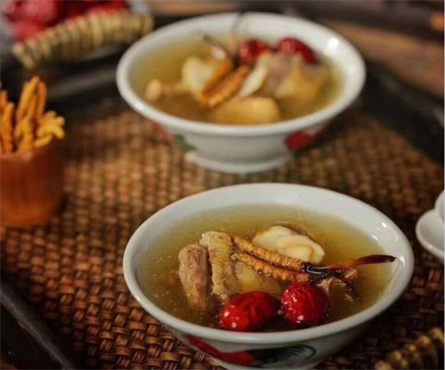 冬蟲夏草怎么煲湯？冬蟲夏草煲湯的方法