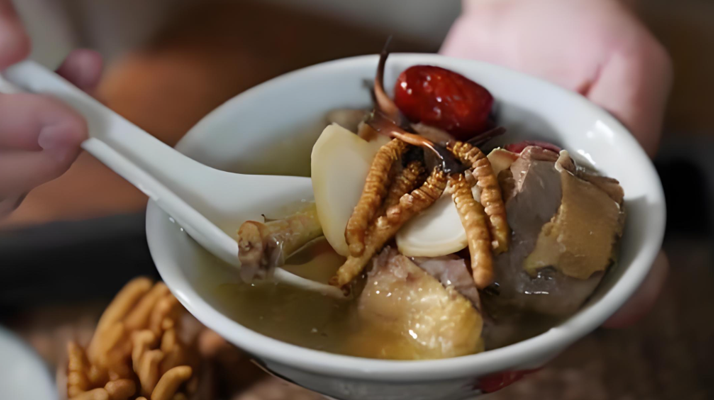 冬蟲夏草搭配有道，滋養(yǎng)肺部效果妙