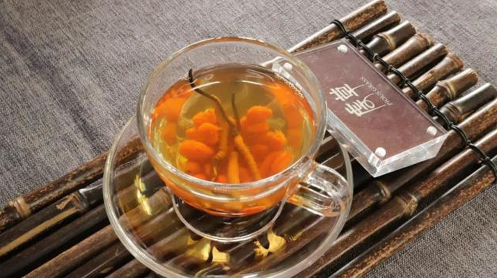 冬蟲夏草泡水時間全解析：泡多久才最有效？