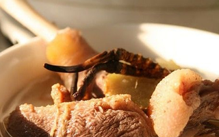 冬蟲(chóng)夏草燉鮮鮑湯的功效