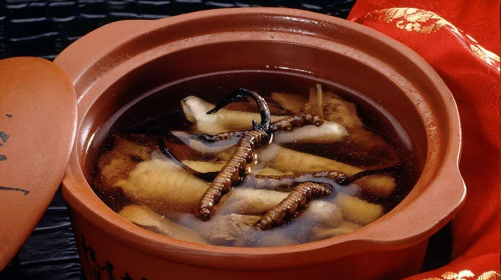 糖尿病可服用冬蟲夏草嗎？科學解析其調(diào)理價值與注意事項