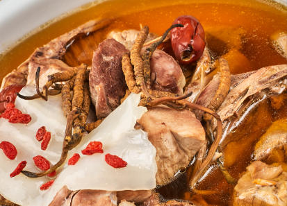 東強堂滋補方：冬蟲夏草配西洋參，燉出秋冬好元氣